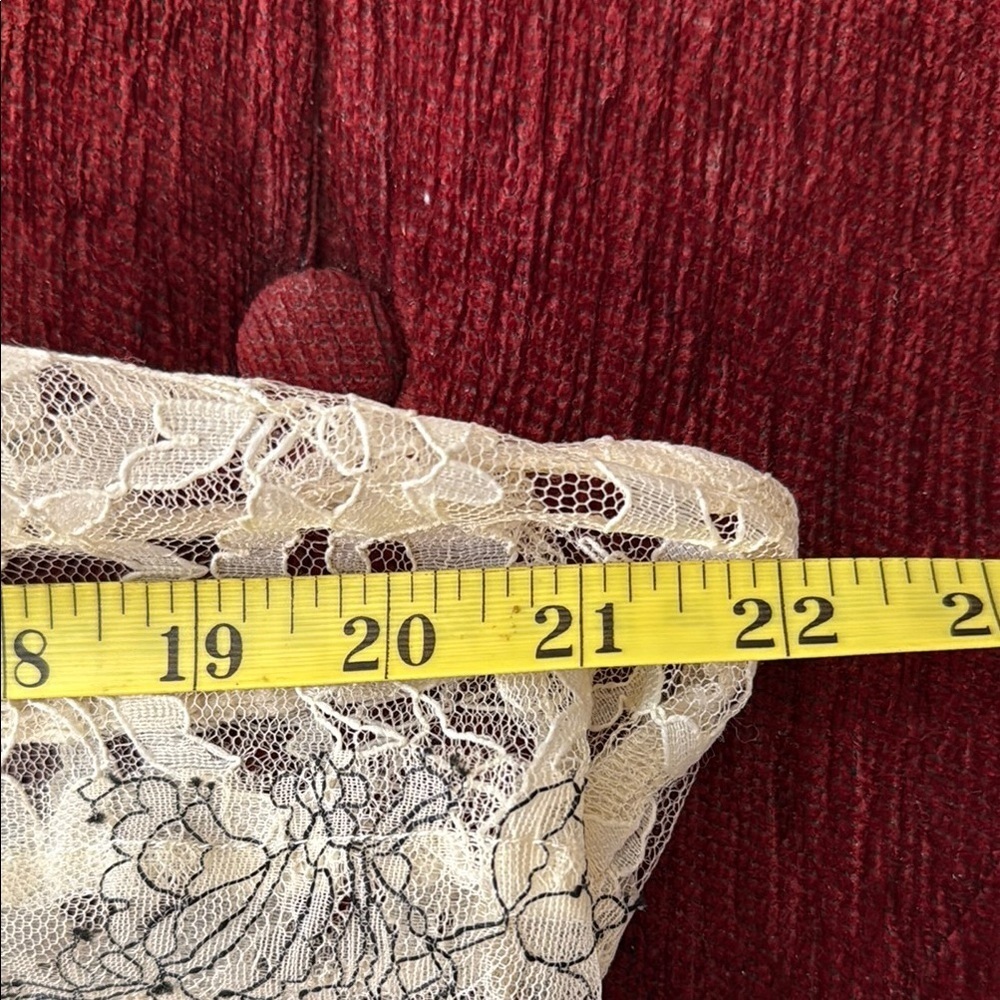 Anthropologie Cream Lace Chemise with Floral Design - Picture 7 of 11